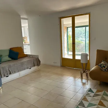 Grand T2 Bis Avec Terrasse Et Vue Daire