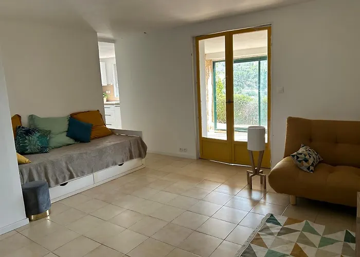Grand T2 Bis Avec Terrasse Et Vue Appartement